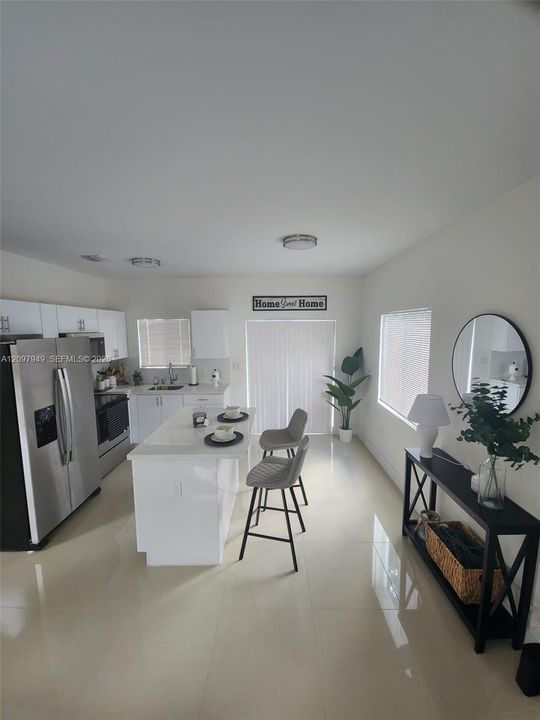 For Rent: $4,500 (4 beds, 2 baths, 1610 Square Feet)