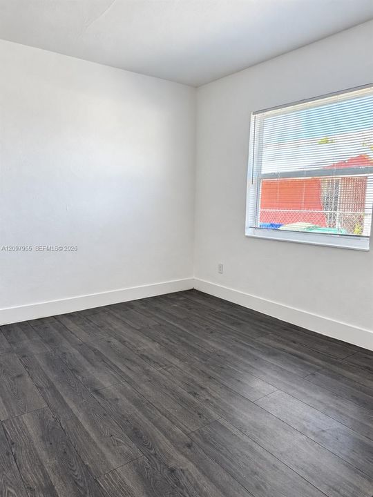 For Rent: $2,150 (2 beds, 1 baths, 900 Square Feet)