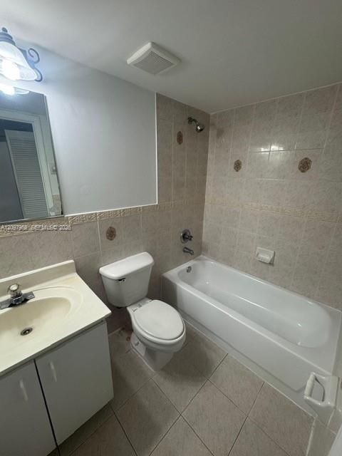 В аренду: $2,195 (2 спален, 2 ванн, 950 Квадратных фут)