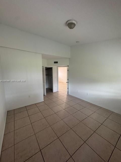 В аренду: $2,195 (2 спален, 2 ванн, 950 Квадратных фут)