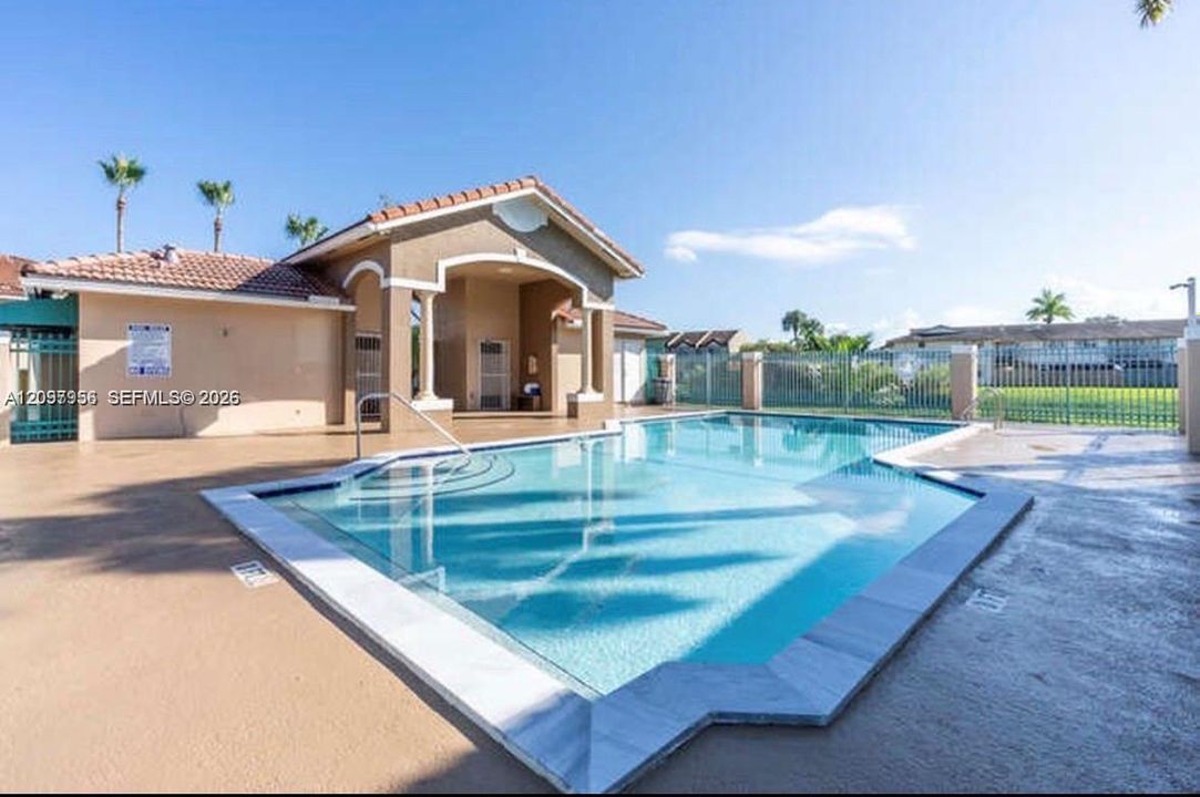 В аренду: $2,195 (2 спален, 2 ванн, 950 Квадратных фут)