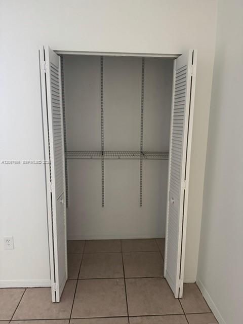 В аренду: $2,195 (2 спален, 2 ванн, 950 Квадратных фут)