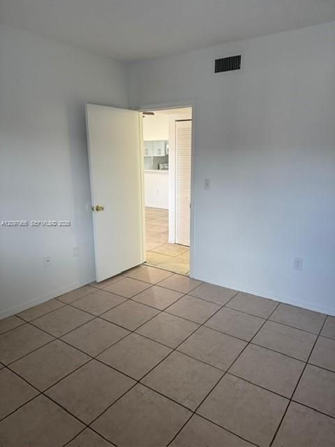 В аренду: $2,195 (2 спален, 2 ванн, 950 Квадратных фут)