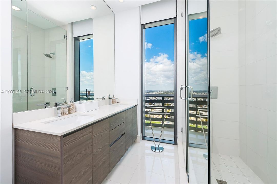 For Rent: $15,000 (4 beds, 4 baths, 2264 Square Feet)