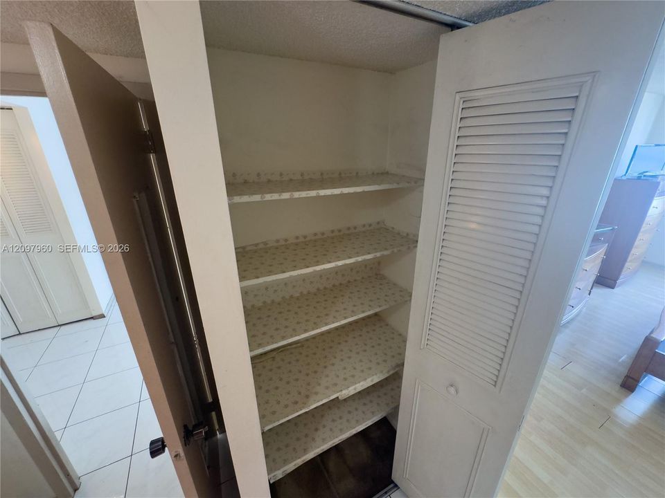На продажу: $369,000 (1 спален, 1 ванн, 938 Квадратных фут)
