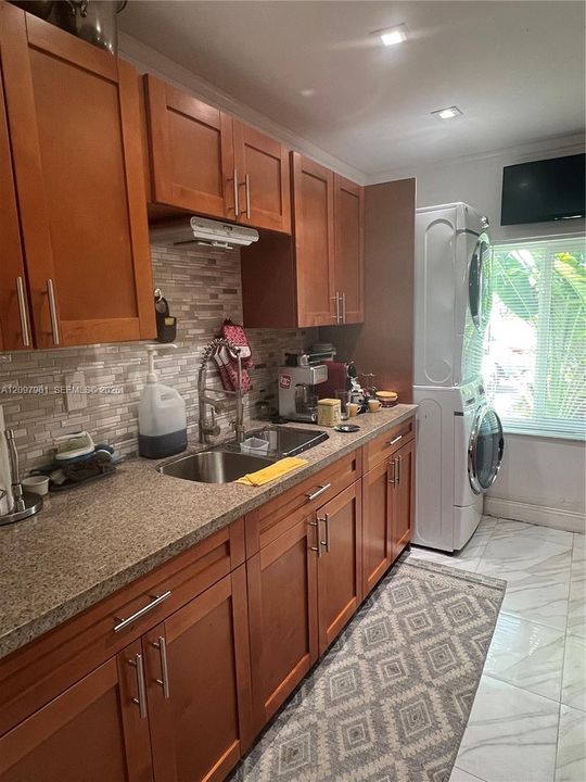 For Sale: $429,999 (3 beds, 1 baths, 1000 Square Feet)