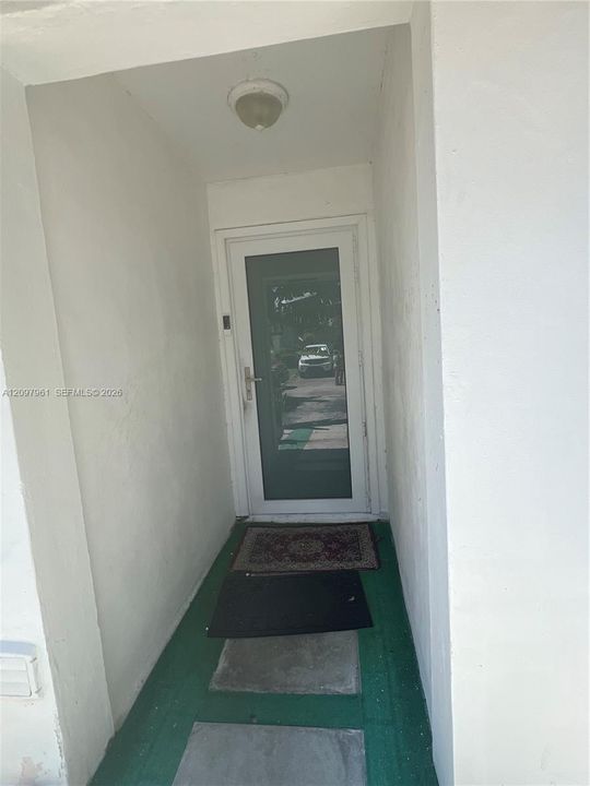 For Sale: $429,999 (3 beds, 1 baths, 1000 Square Feet)