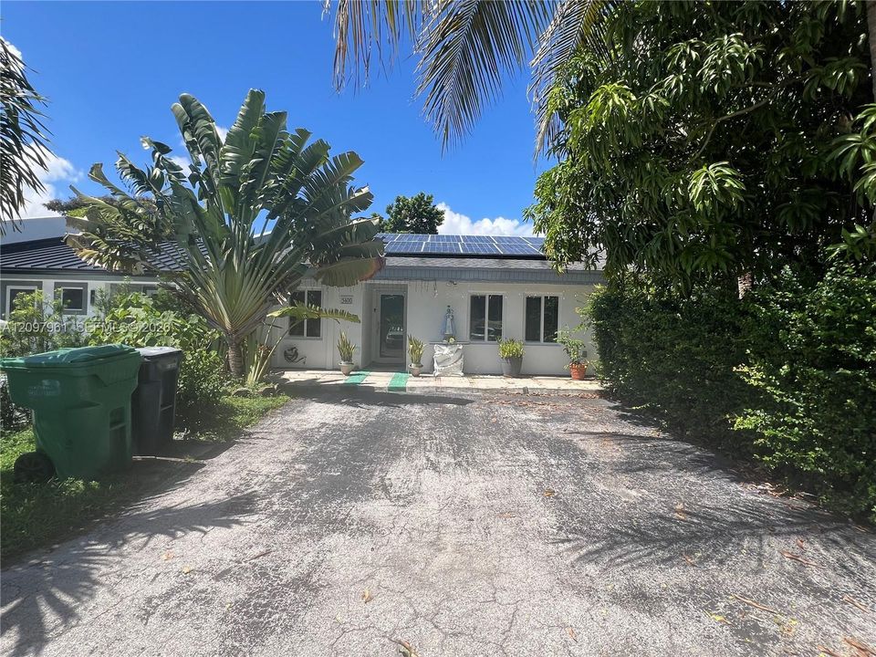For Sale: $429,999 (3 beds, 1 baths, 1000 Square Feet)