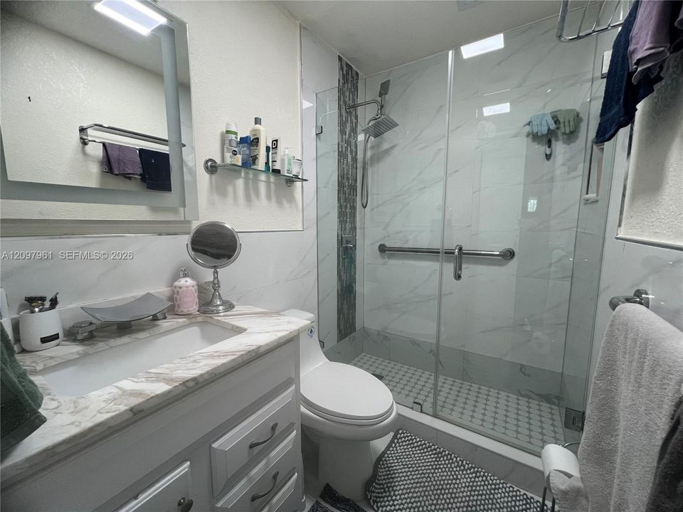 For Sale: $429,999 (3 beds, 1 baths, 1000 Square Feet)