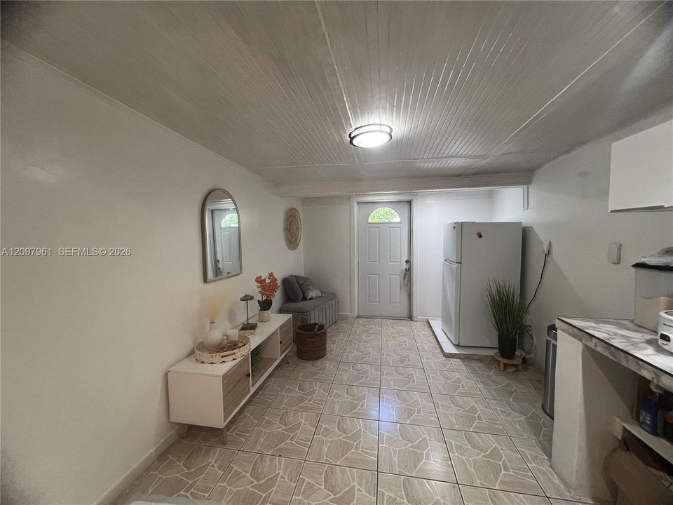 For Sale: $429,999 (3 beds, 1 baths, 1000 Square Feet)
