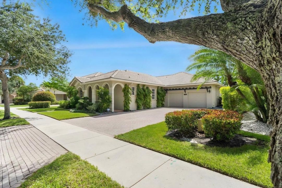 Room for 4 cars in Driveway