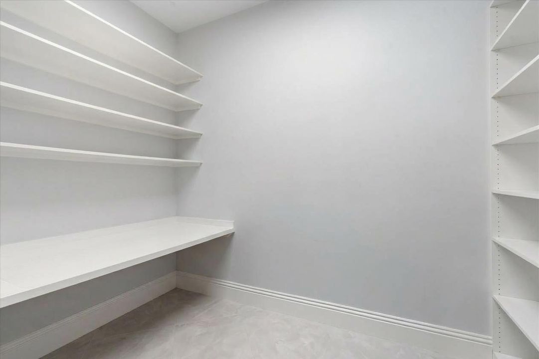 Walk In / Storage Closet