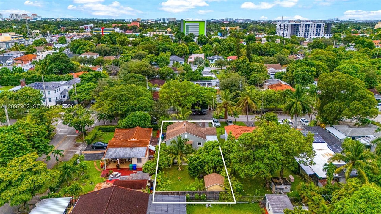 На продажу: $485,410 (2 спален, 2 ванн, 932 Квадратных фут)