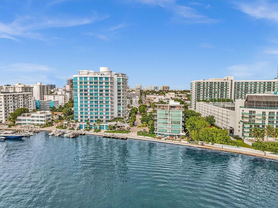 For Rent: $2,950 (2 beds, 1 baths, 754 Square Feet)