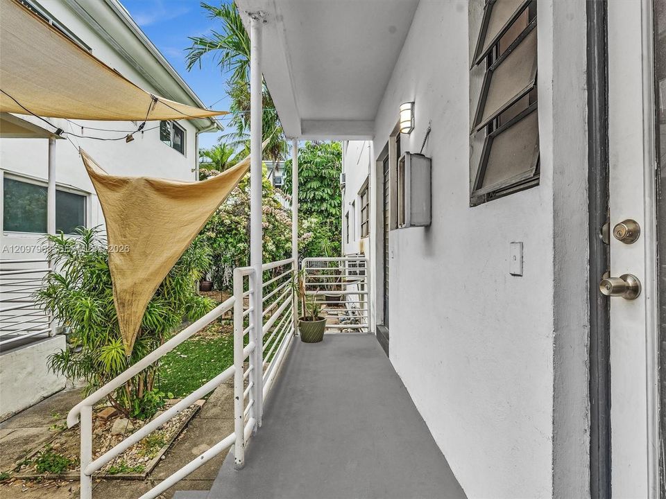 For Rent: $2,950 (2 beds, 1 baths, 754 Square Feet)