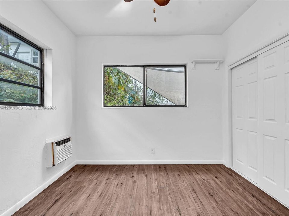 For Rent: $2,950 (2 beds, 1 baths, 754 Square Feet)