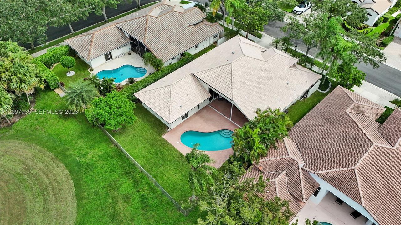 На продажу: $1,235,000 (4 спален, 2 ванн, 2313 Квадратных фут)
