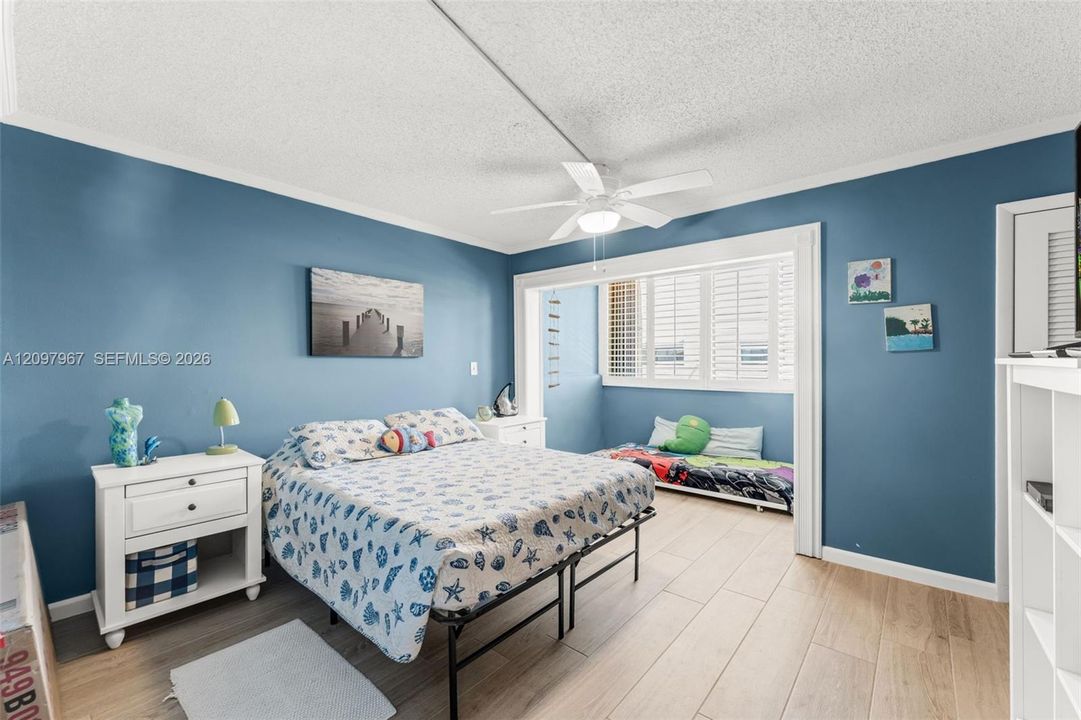 MAIN SUITE WITH WALK IN CLOSET