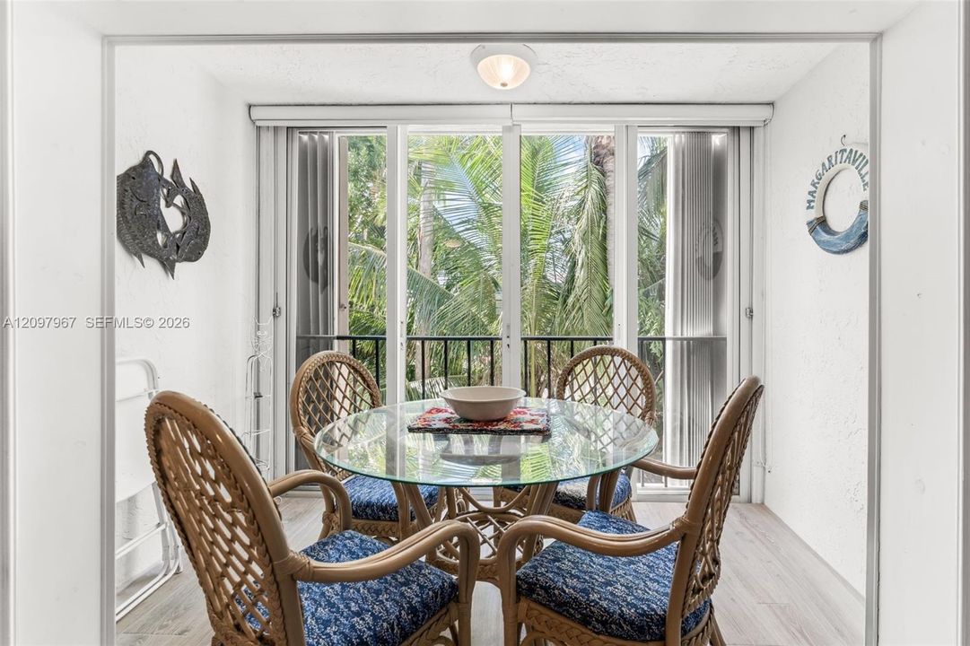 For Rent: $2,950 (2 beds, 2 baths, 1131 Square Feet)