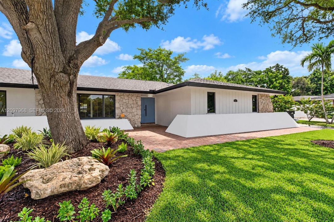 For Sale: $1,650,000 (5 beds, 4 baths, 3381 Square Feet)