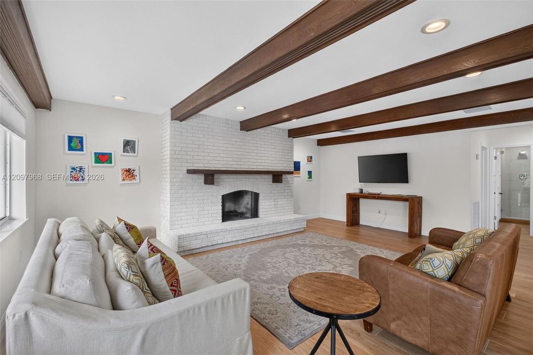 For Sale: $1,650,000 (5 beds, 4 baths, 3381 Square Feet)