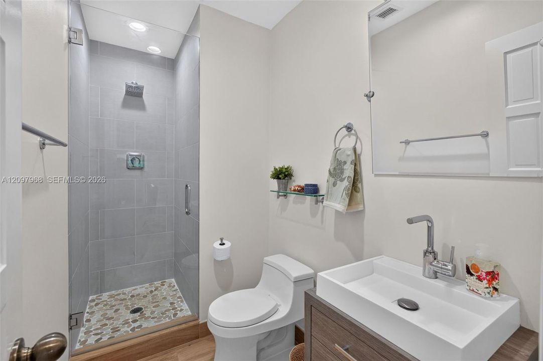 For Sale: $1,650,000 (5 beds, 4 baths, 3381 Square Feet)