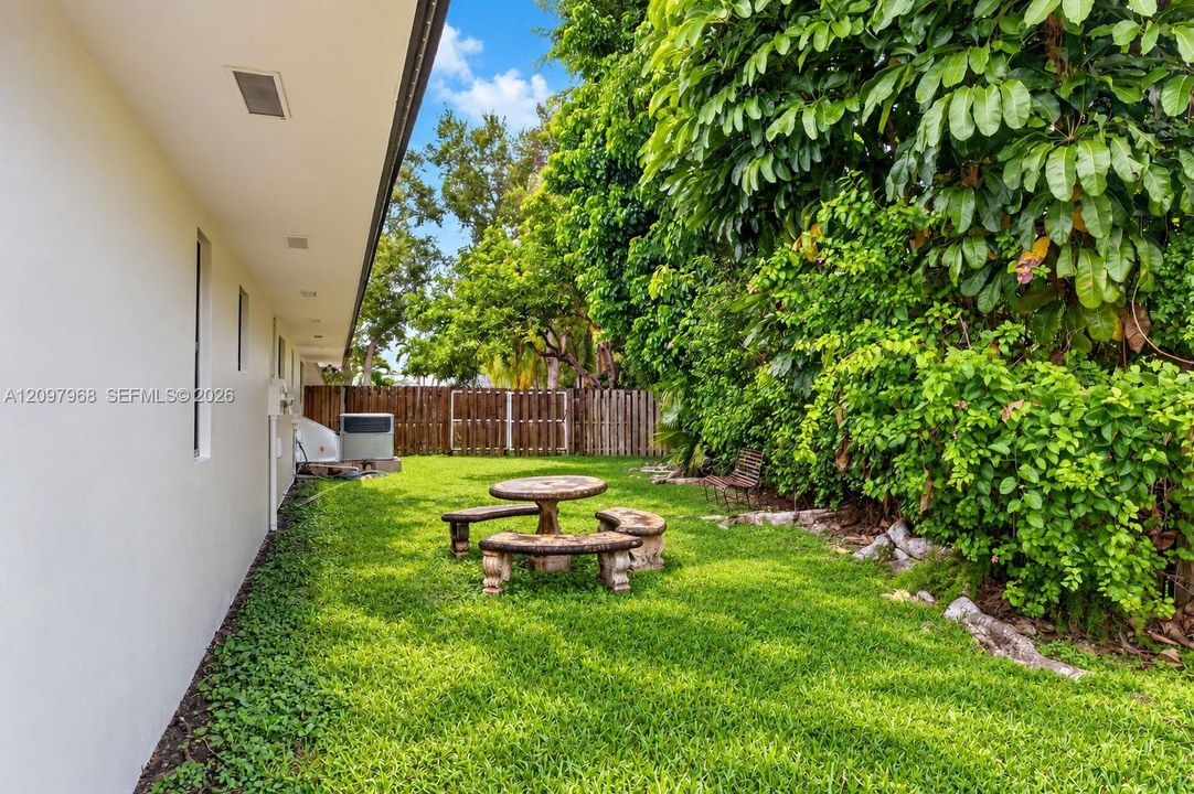 For Sale: $1,650,000 (5 beds, 4 baths, 3381 Square Feet)