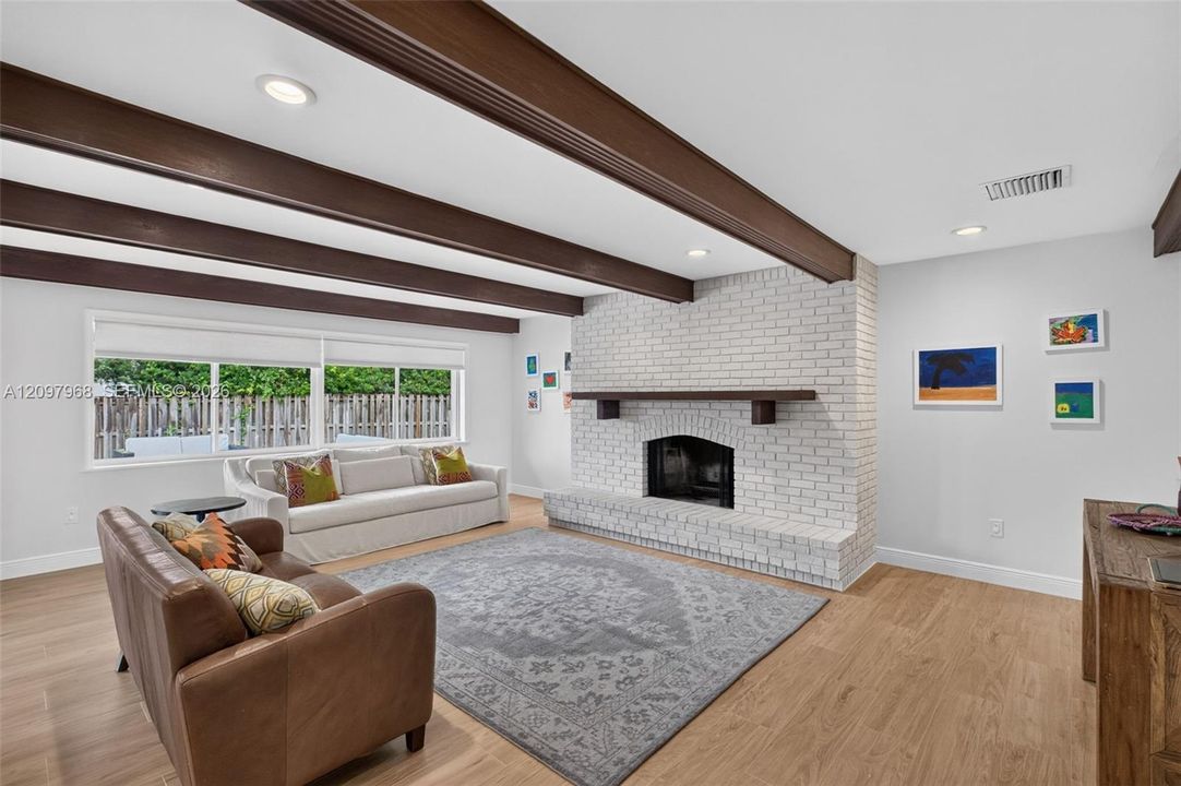 For Sale: $1,650,000 (5 beds, 4 baths, 3381 Square Feet)