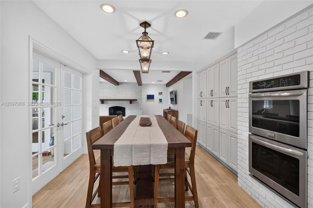 KITCHEN DINING AREA