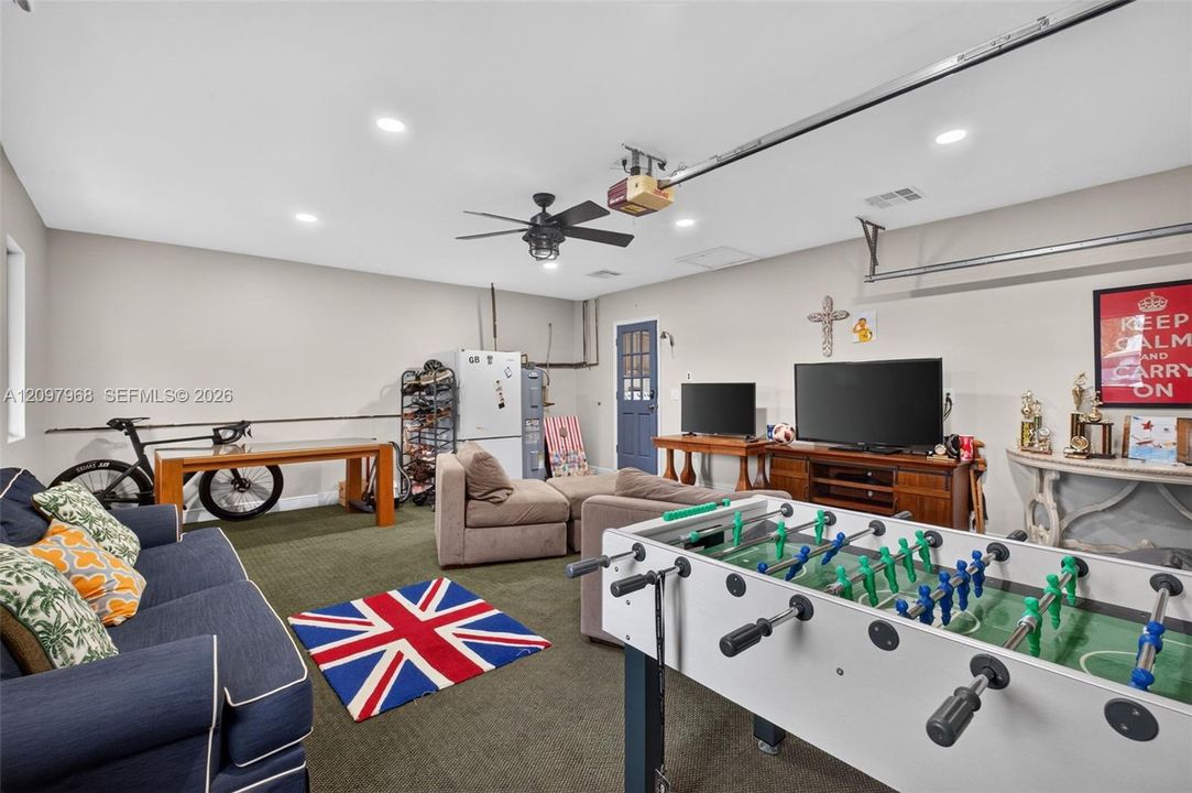 For Sale: $1,650,000 (5 beds, 4 baths, 3381 Square Feet)
