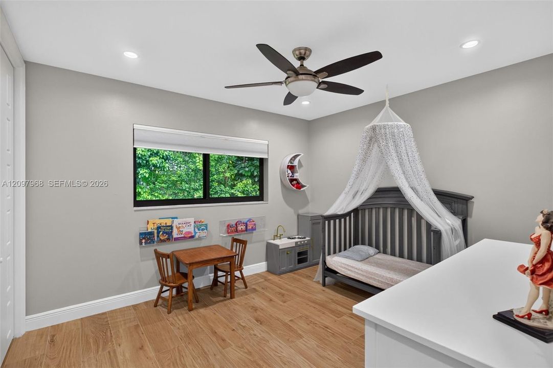 For Sale: $1,650,000 (5 beds, 4 baths, 3381 Square Feet)