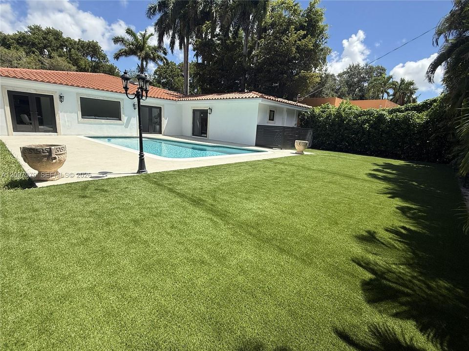 For Sale: $3,450,000 (4 beds, 3 baths, 2958 Square Feet)
