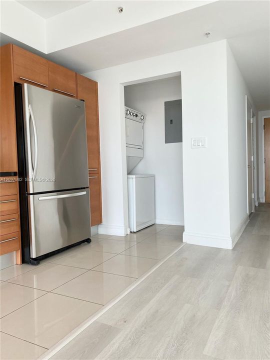 For Rent: $2,700 (0 beds, 1 baths, 632 Square Feet)