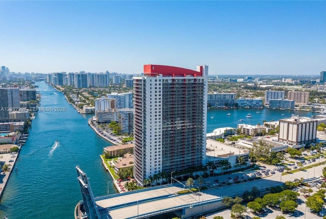 На продажу: $440,000 (2 спален, 2 ванн, 1037 Квадратных фут)