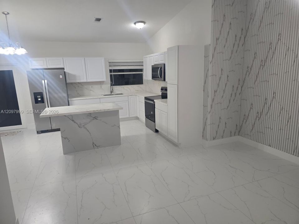 For Rent: $3,000 (3 beds, 1 baths, 1610 Square Feet)