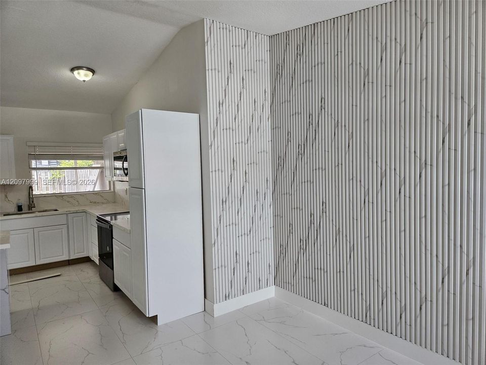 For Rent: $3,000 (3 beds, 1 baths, 1610 Square Feet)