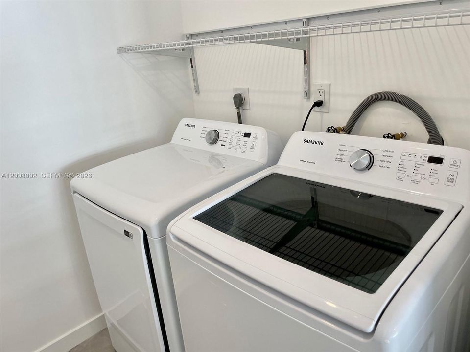 En Renta: $2,600 (3 camas, 2 baños, 3600 Pies cuadrados)