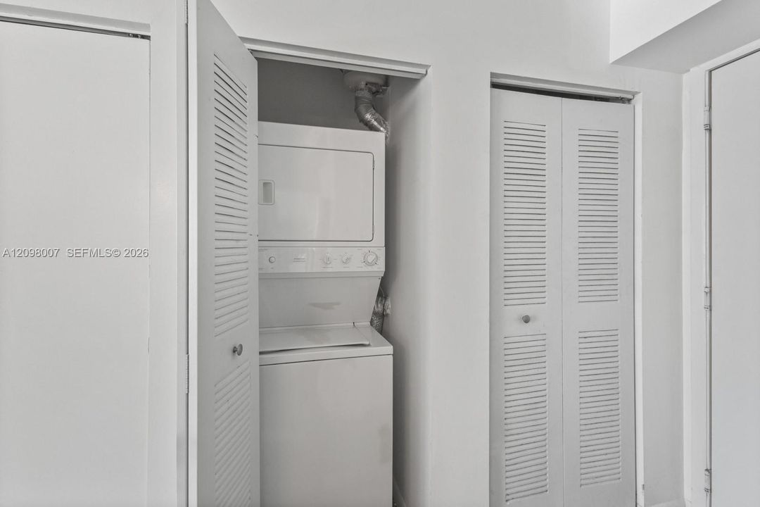 In-Unit washer/dryer