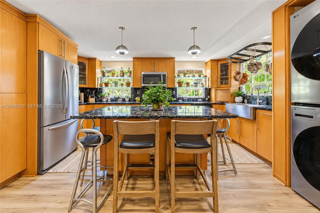 For Rent: $4,000 (3 beds, 2 baths, 1368 Square Feet)