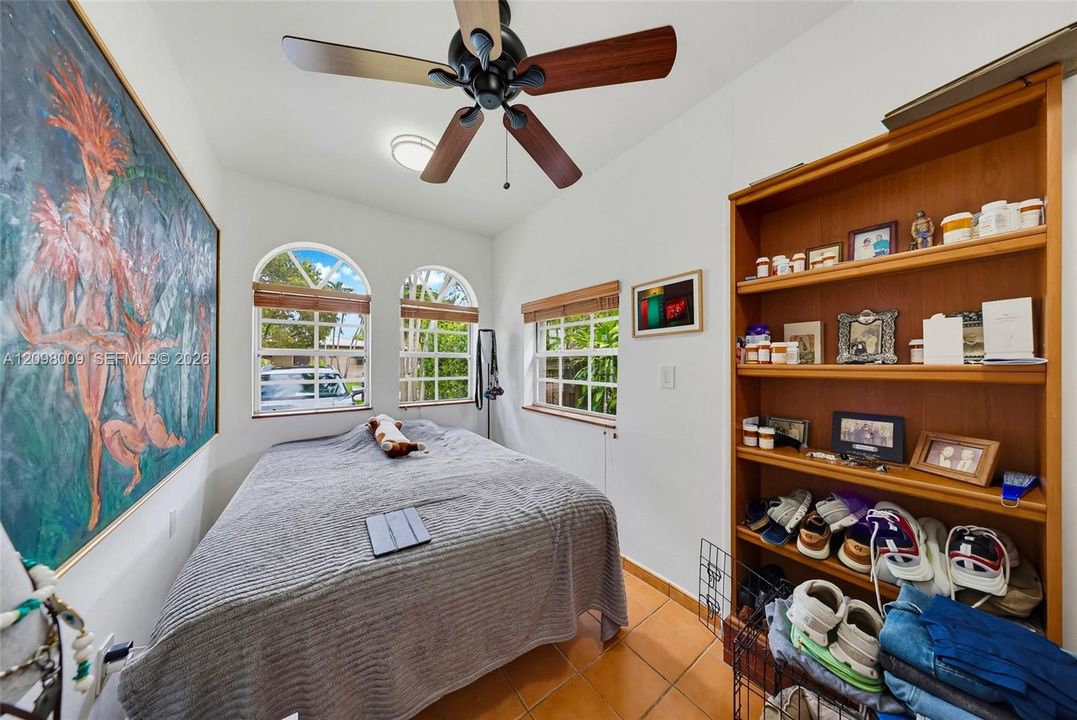 For Rent: $4,000 (3 beds, 2 baths, 1368 Square Feet)
