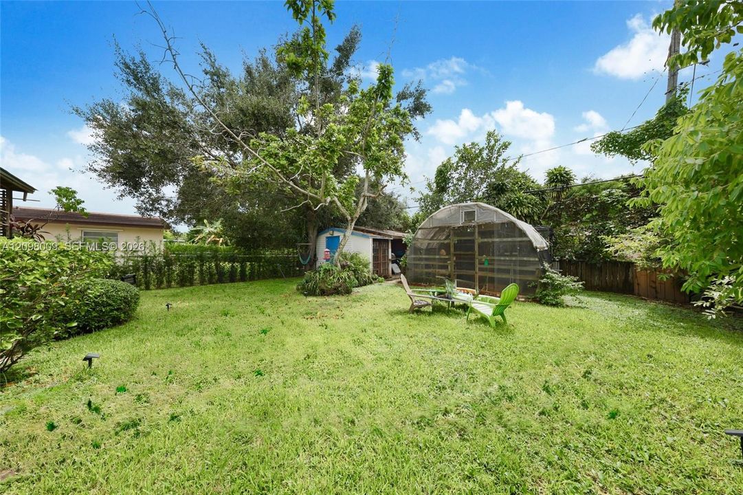 For Rent: $4,000 (3 beds, 2 baths, 1368 Square Feet)