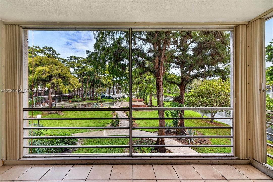 For Sale: $87,500 (2 beds, 2 baths, 960 Square Feet)