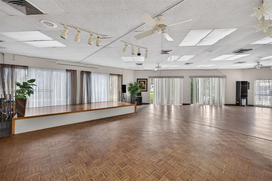 For Sale: $87,500 (2 beds, 2 baths, 960 Square Feet)