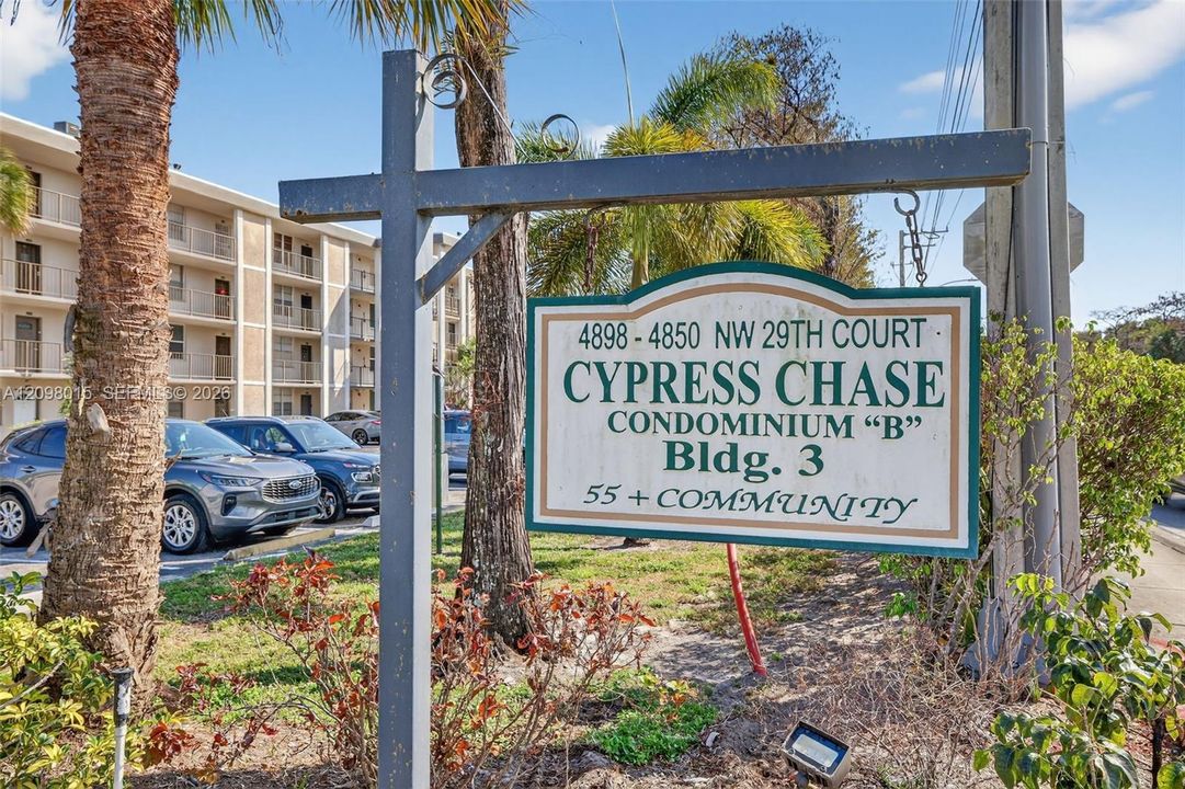 For Sale: $87,500 (2 beds, 2 baths, 960 Square Feet)