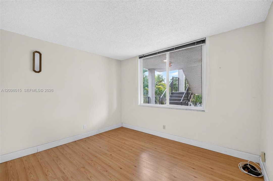 For Sale: $87,500 (2 beds, 2 baths, 960 Square Feet)