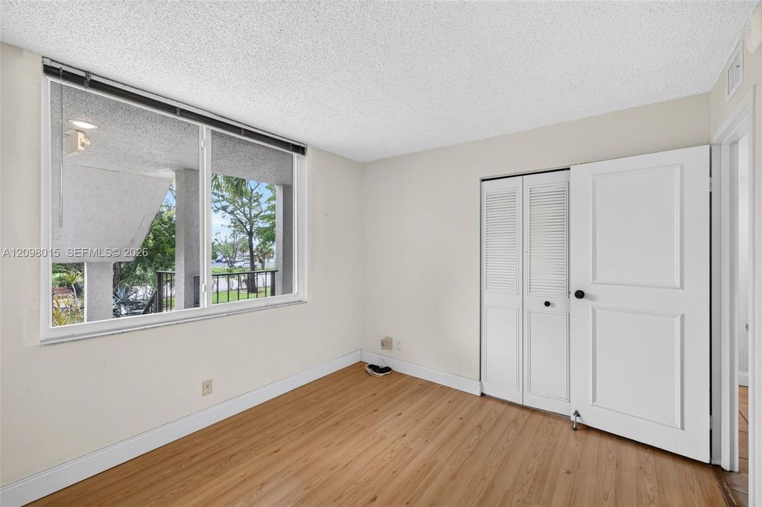 For Sale: $87,500 (2 beds, 2 baths, 960 Square Feet)