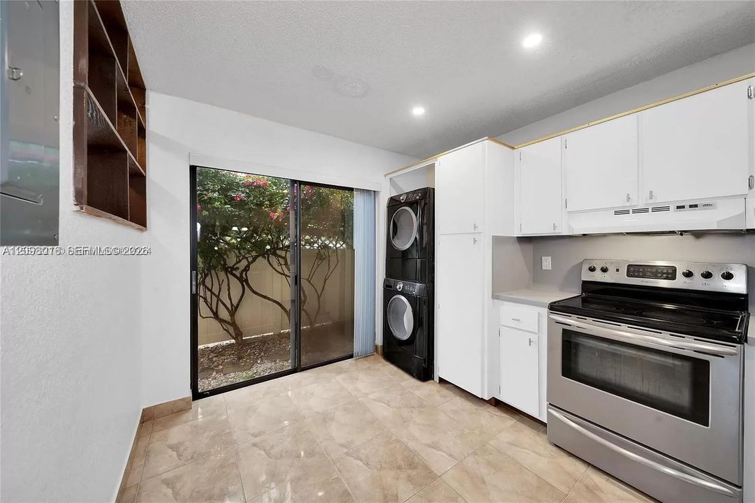 For Sale: $358,990 (2 beds, 2 baths, 1428 Square Feet)