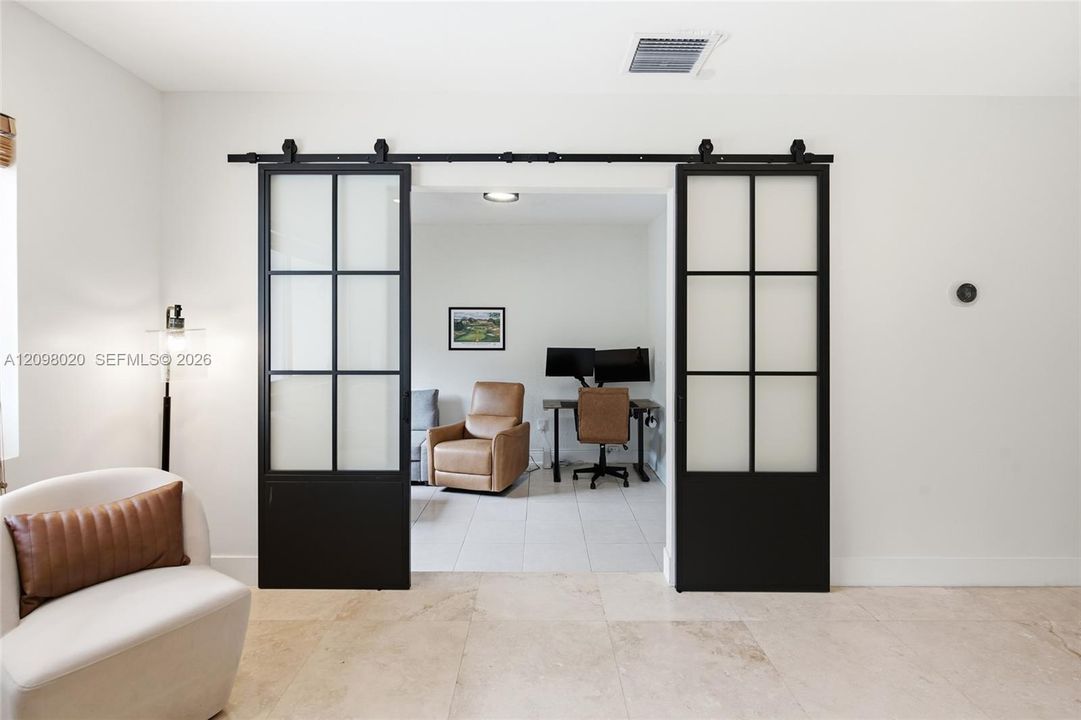 En Venta: $999,000 (3 camas, 2 baños, 1741 Pies cuadrados)