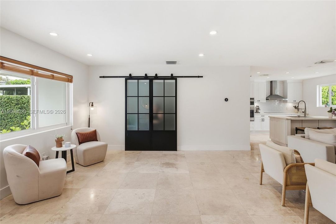 En Venta: $999,000 (3 camas, 2 baños, 1741 Pies cuadrados)