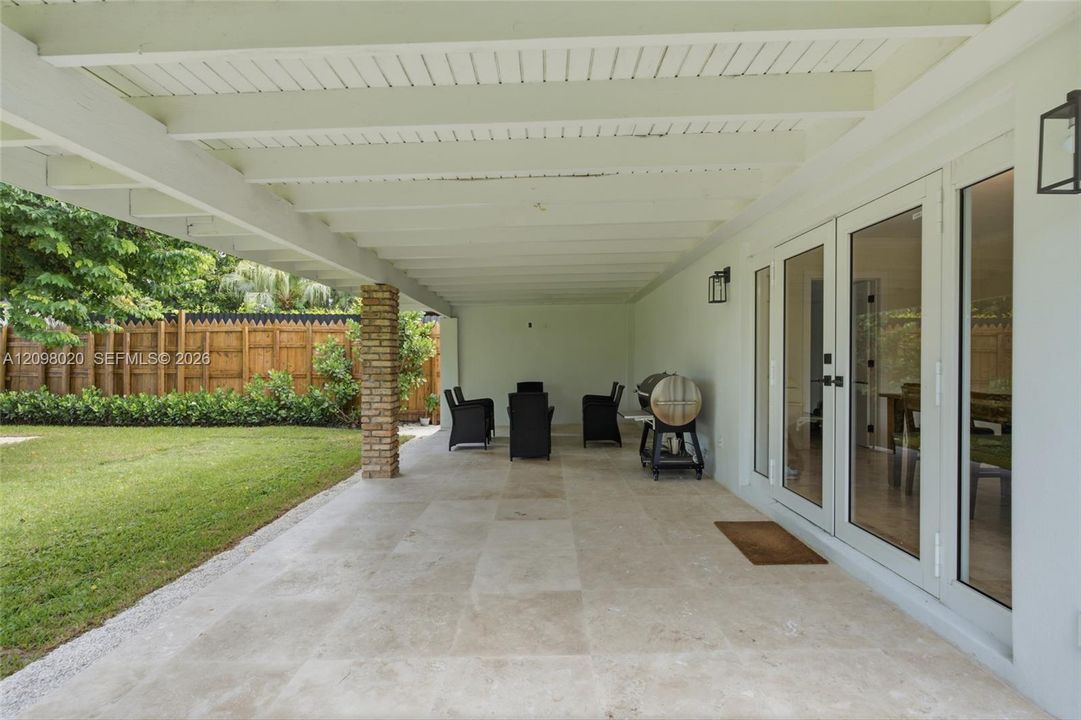 En Venta: $999,000 (3 camas, 2 baños, 1741 Pies cuadrados)